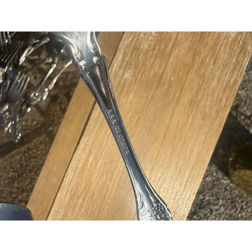 Oneida RENOIR Pembrooke‎ Salad Forks 5 Stainless Silverware